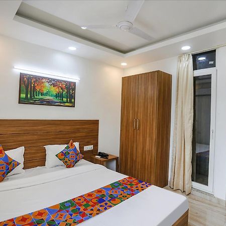 Fabhotel Unique Stay Нойда Екстер'єр фото